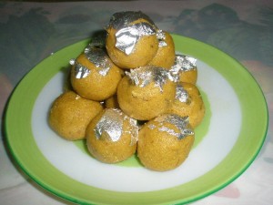 Besan ke laddu