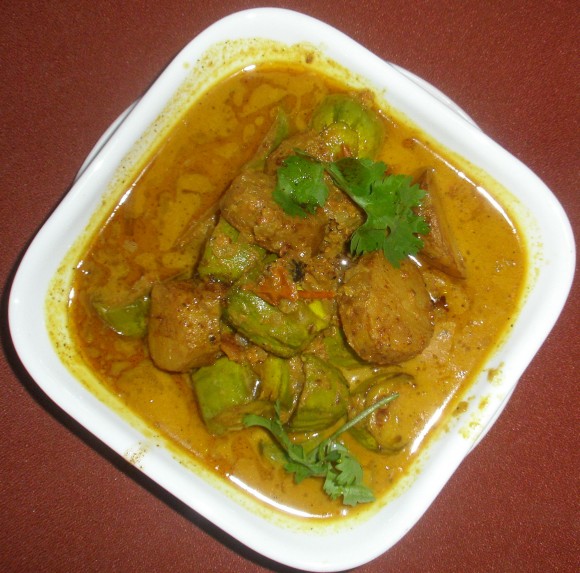 Aaloo Parwal (Potato and Pointed Gourd) ki sabzi Indian