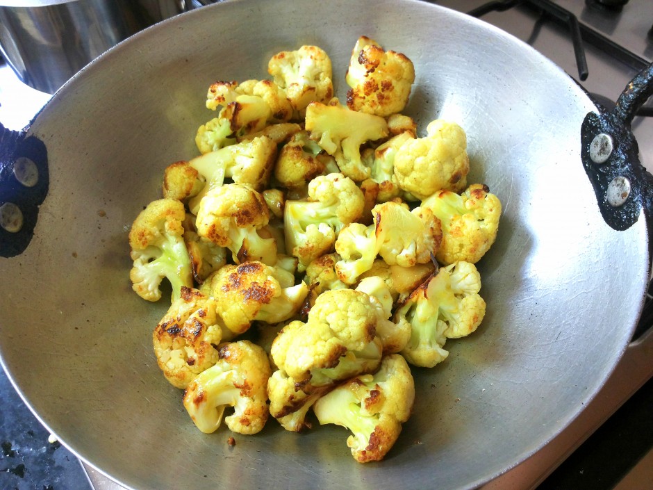Potato, cauliflower and peas (Aaloo gobi mutter) ki sabji | Indian