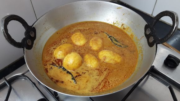 Anda (egg) curry