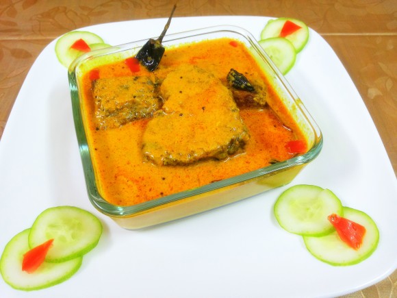 Fish in curd (yogurt) gravy