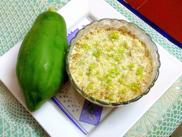 Raw papaya raita