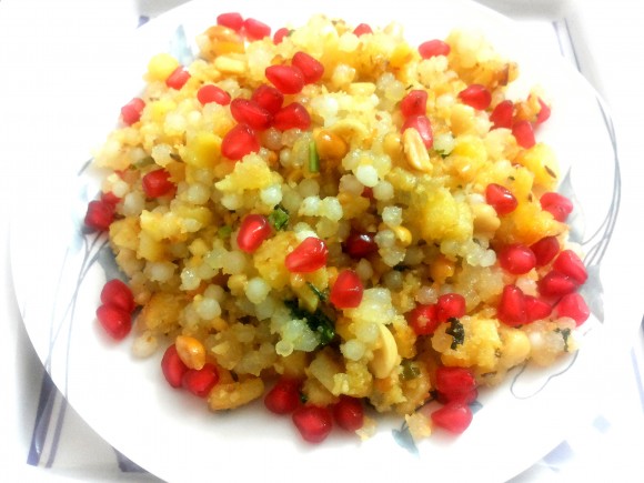 Sabudana (sago/tapioca pearl) ki khichadi 