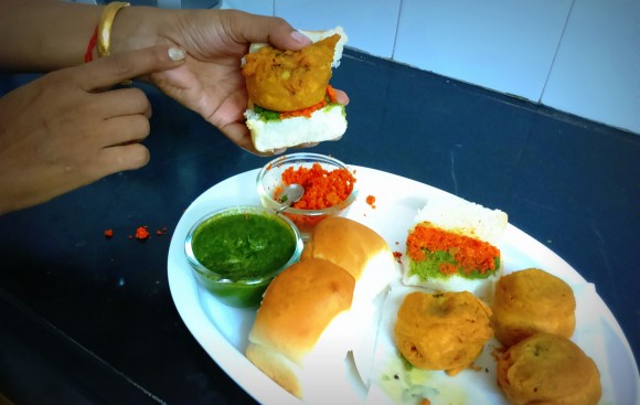 Vada- pav ready