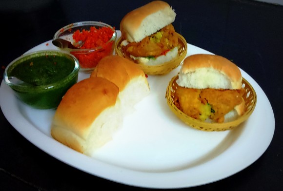 Vada- pav ready