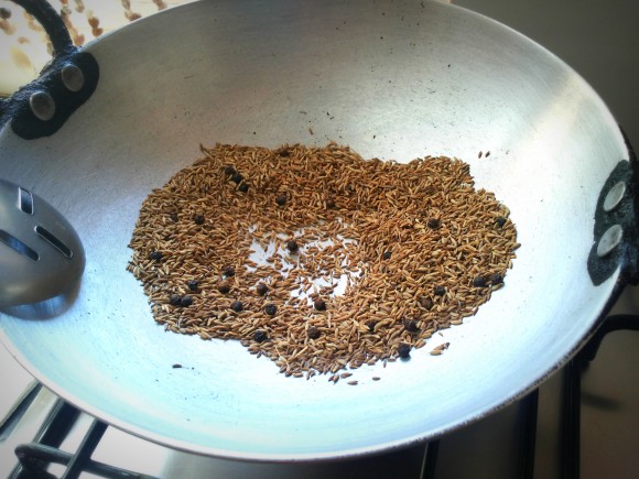 Roast cumin, black cumin and black pepper 