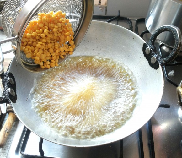 deep frying chana dal