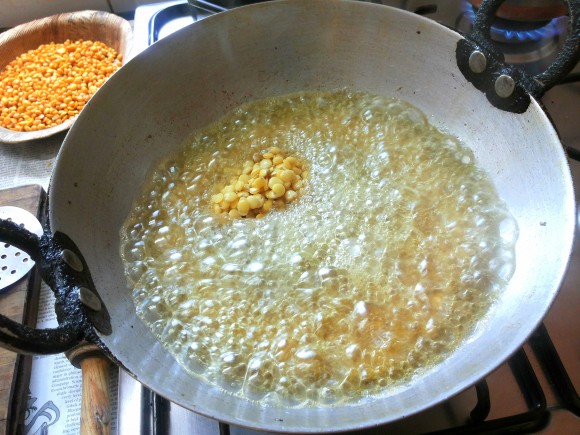 deep frying masoor dal