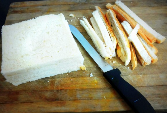 cut the edges of bread(prepared bread)