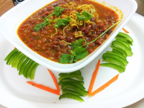 Fresh green Rajma (Red beans) with noodles