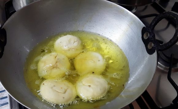 Deep fry the kachori