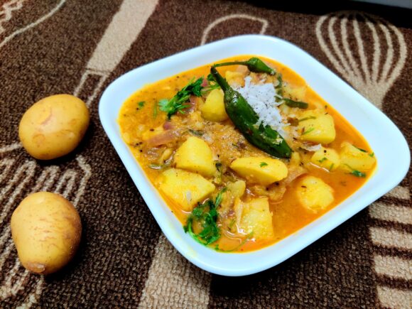 Aaloo (Potato) Curry Maharashtra Style