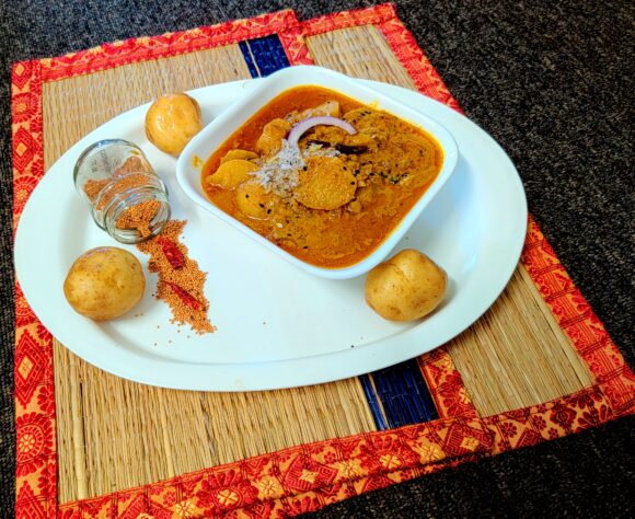 Aaloo re Jhol (Potato Curry from Bengali Cuisine)