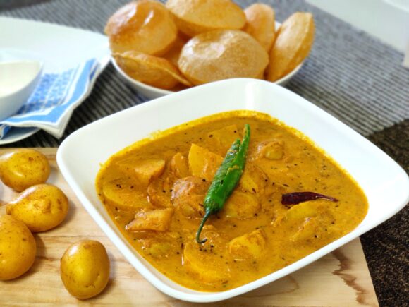 Gujarati Potato Curry