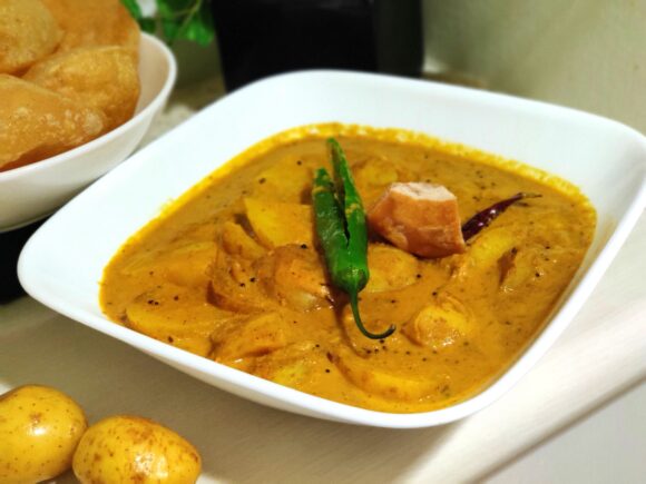 Gujarati Potato Curry