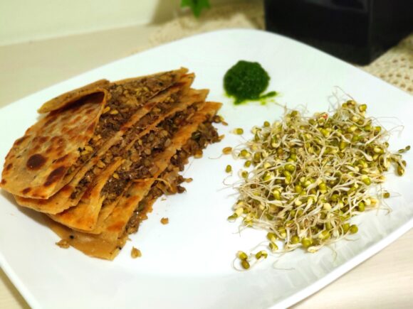 Paratha stuffed with Sprouted Mung (Green Gram)