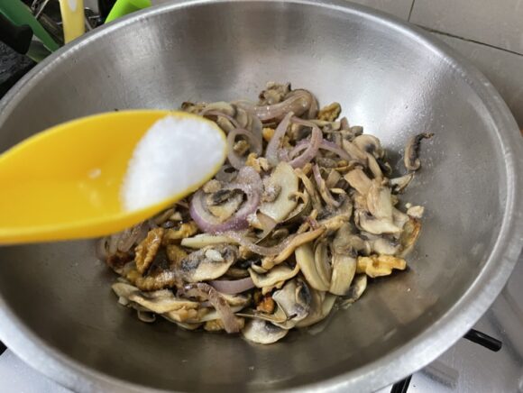 add mushroom and salt