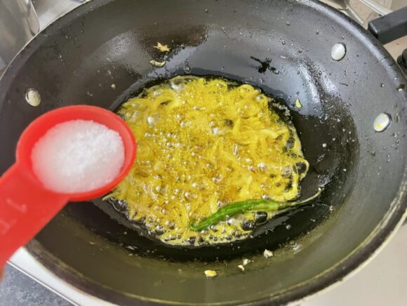 add salt, turmeric powder and wet masala paste