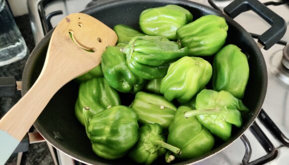 fry the capsicum on high flame for 4-5 minutes