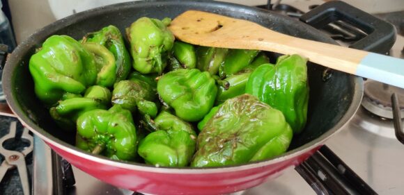 fry the capsicum on high flame for 4-5 minutes take out