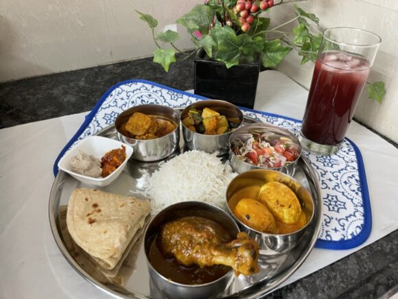 Non veg Thali 2 (Chicken, Egg Curry) Paneer Gatte, Pumpkin etc.