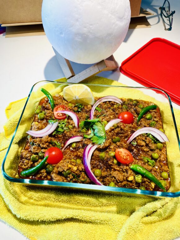 Decorate with coriander leaves, baby tomato, sliced onion and lemon slices