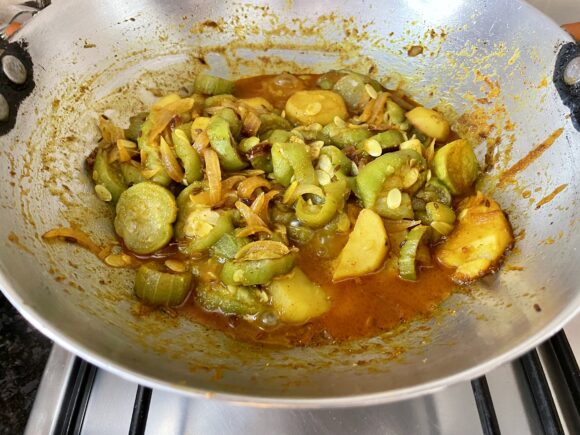 Gilki(Sponge Gourd) with Potatoes Sabji