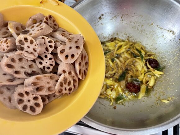 Add boiled lotus root